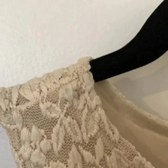 Lace Crop Top - Picture 3 of 3